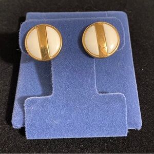 Gold and white round earrings